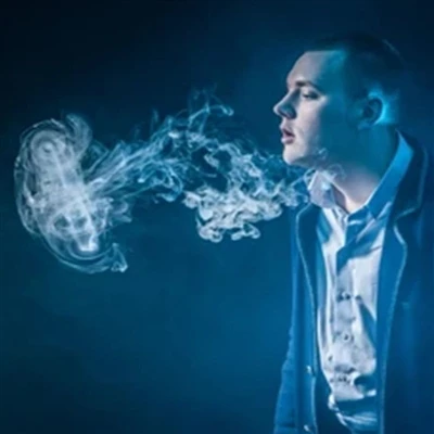 Den skotske regering annoncerede et forbud mod engangs e-cigaretter senest de...