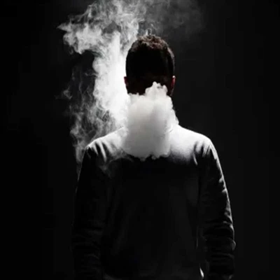 Hvorfor bliver min e-cigaret mine tænder sorte?