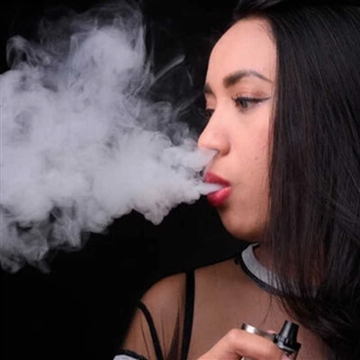Er engangs e-cigaretter sikrere end genopladelige e-cigaretter?
